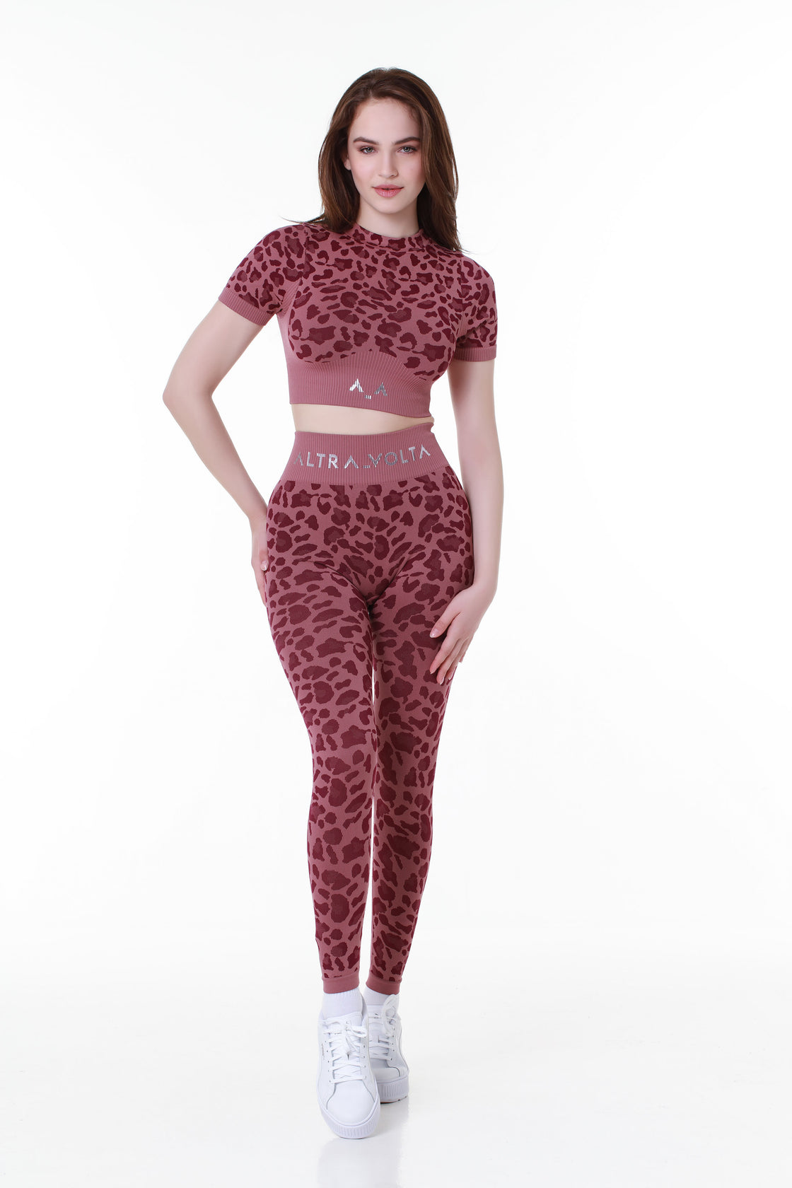 Modern Elegance Magenta LeopardPrint Knitted Crop Top