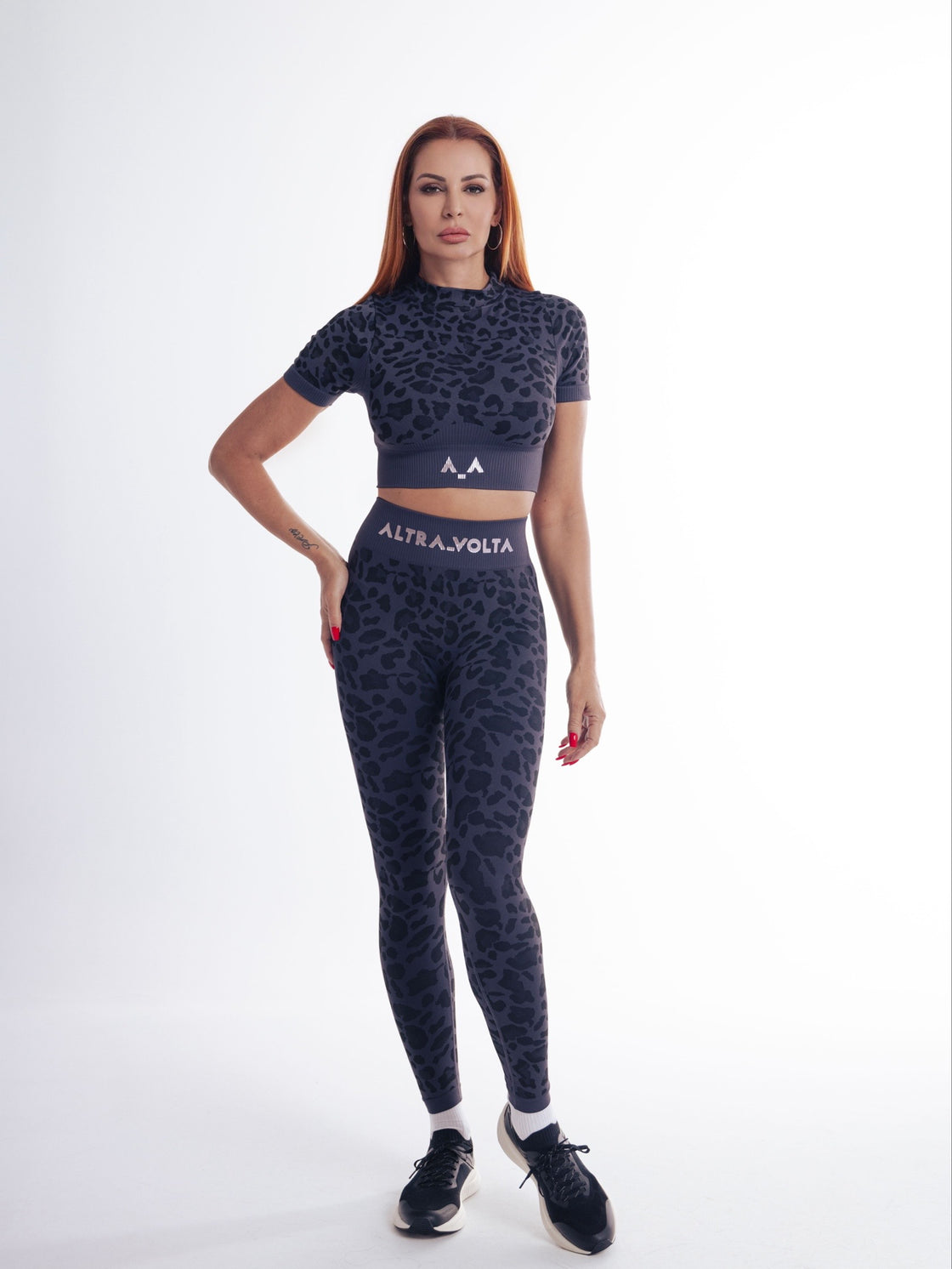 Modern Elegance Blue LeopardPrint Knitted Crop Top