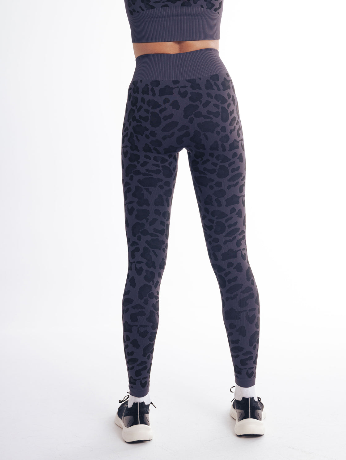 Urban Chic Blue LeopardPrint Knitted Leggings